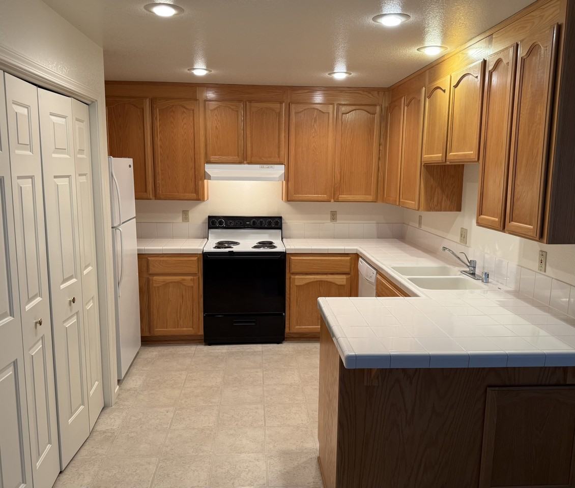 727 Sean Dr #NA - Photo 3 of 13