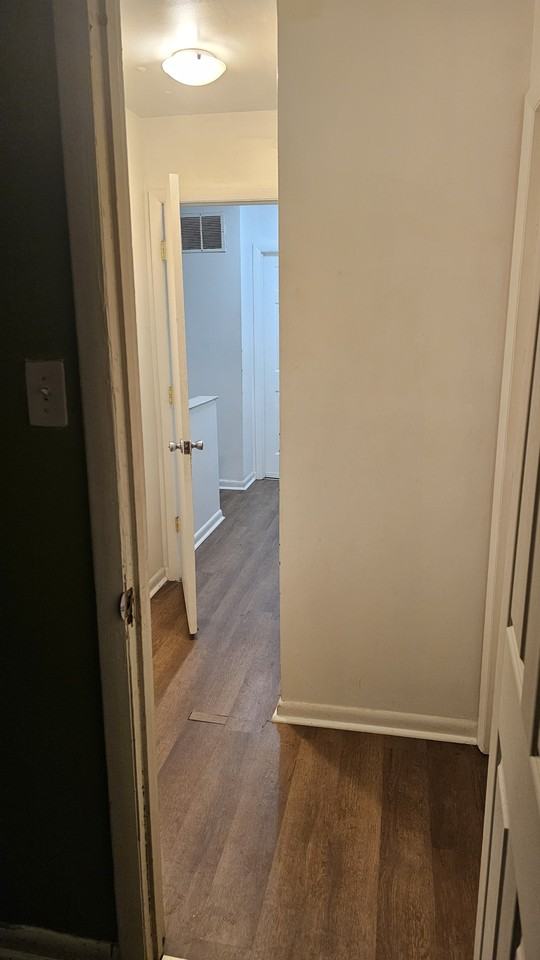 909 Porter Ct Ne #A3 - Photo 4 of 16