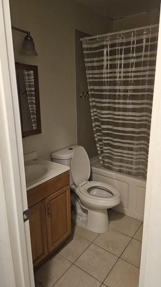 909 Porter Ct Ne #A3 - Photo 6 of 16