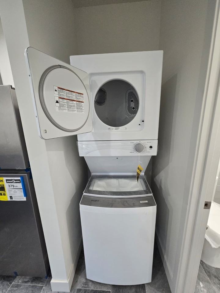 18557 Victory Blvd #NA - Photo 4 of 7