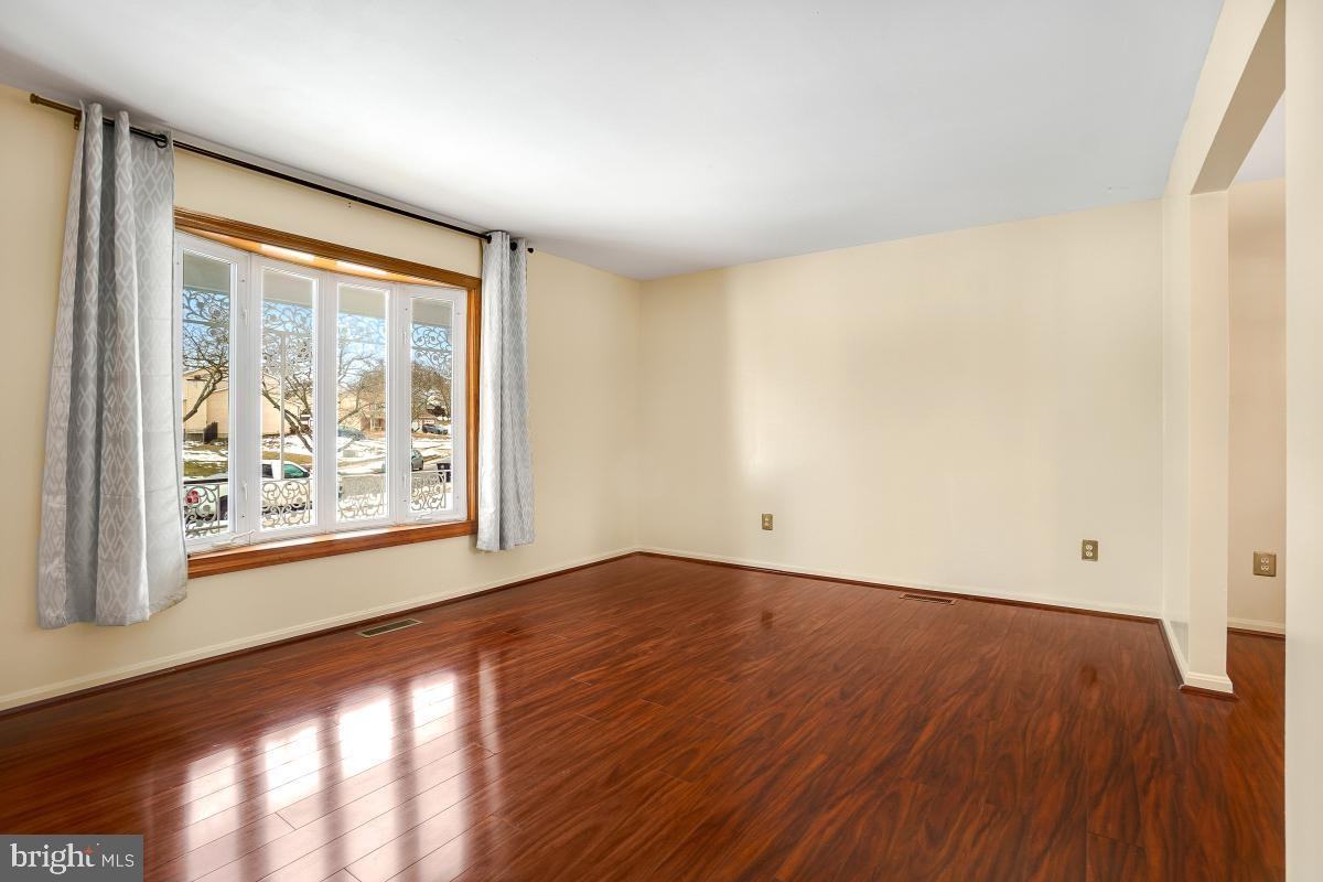 817 Falcon Dr #NA - Photo 7 of 30