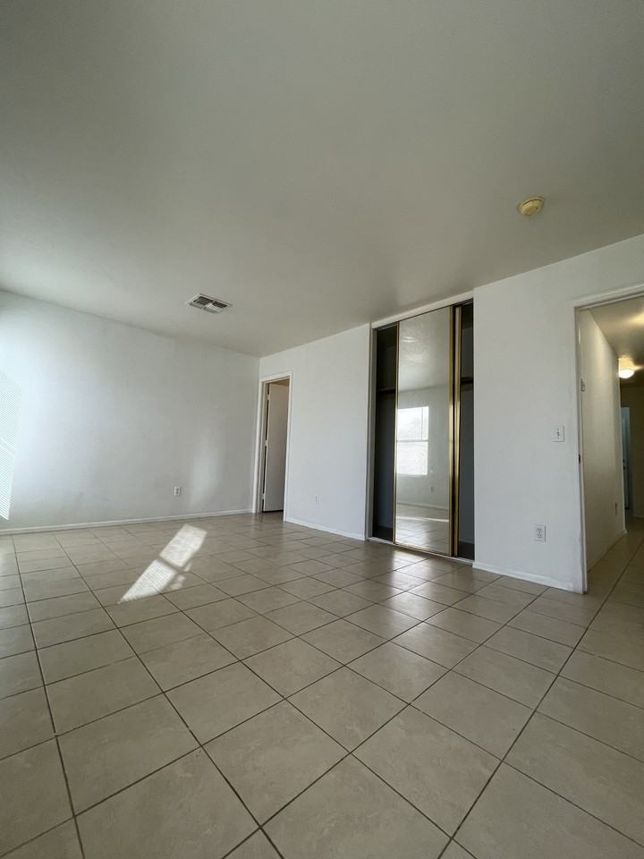 11795 W Columbine Dr #NA - Photo 7 of 17