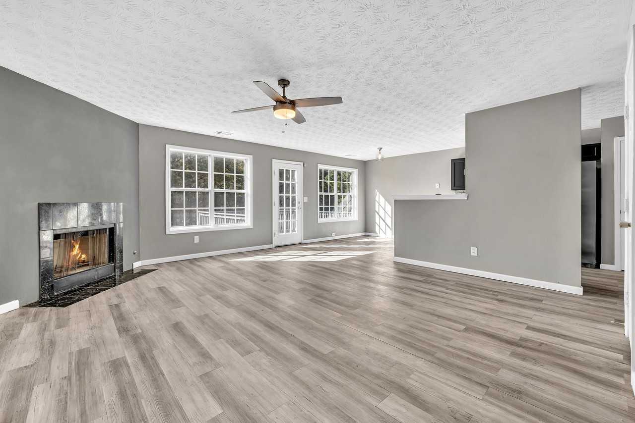 732 Shadow Lake Dr #NA - Photo 3 of 18