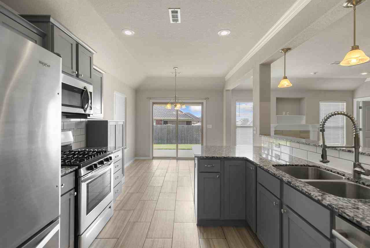 1230 Gardenia St #1 - Photo 7 of 25