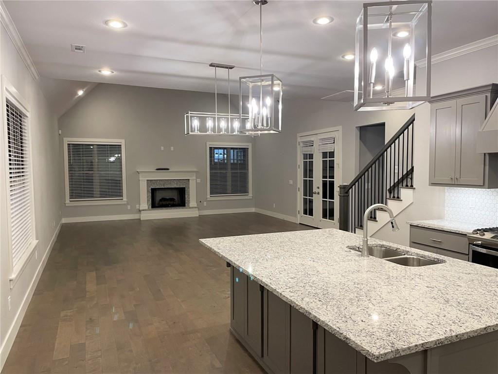 Southwest Daybreak Boulevard #1 - Photo 4 of 12