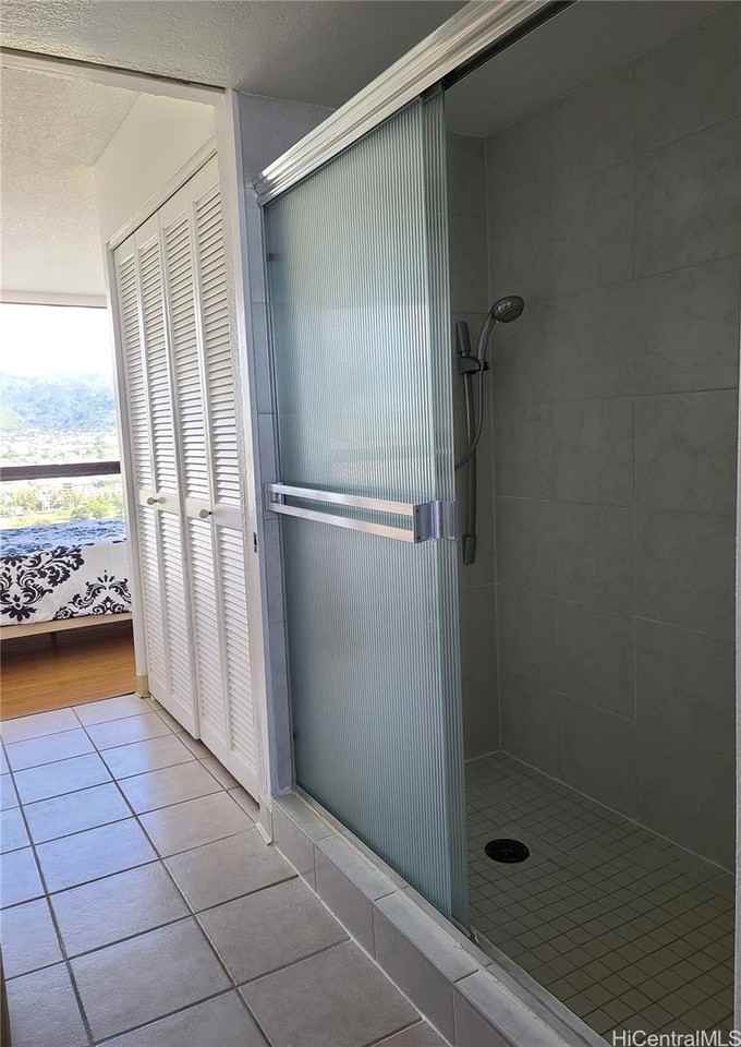 320 Liliʻuokalani Avenue - Photo 7 of 26