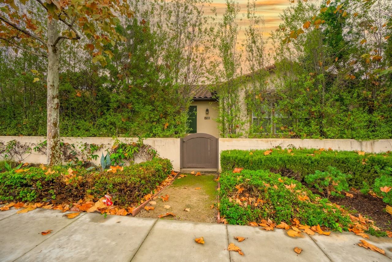 4722 East Washington Avenue - Photo 2 of 37