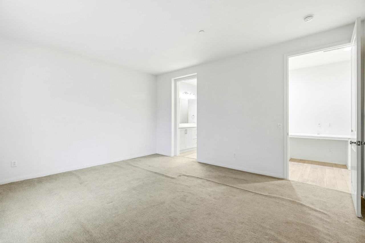 4722 East Washington Avenue - Photo 5 of 37