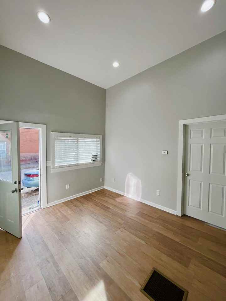 1518 Howard Street, Unit 3 - Photo 7 of 8