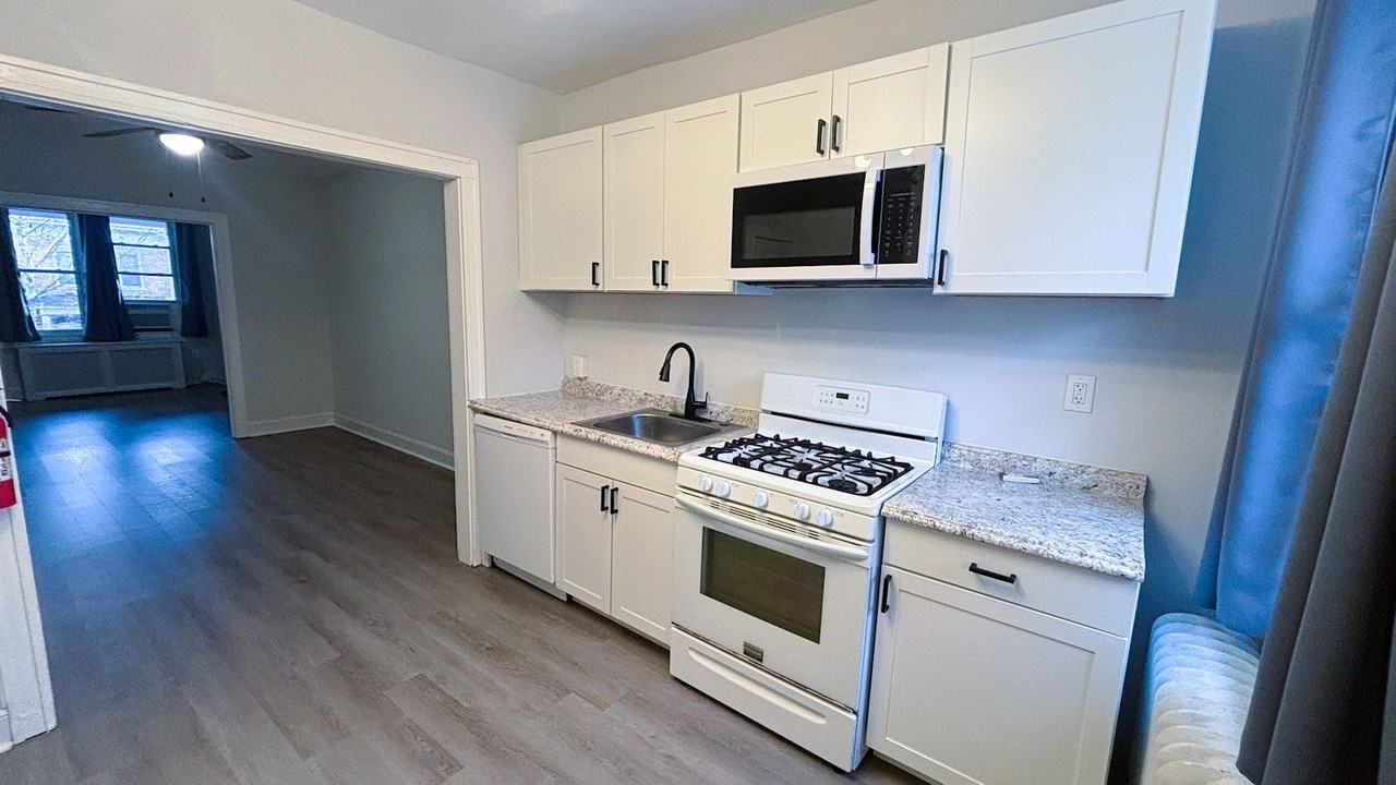 2712 Beryl Avenue - Photo 2 of 26