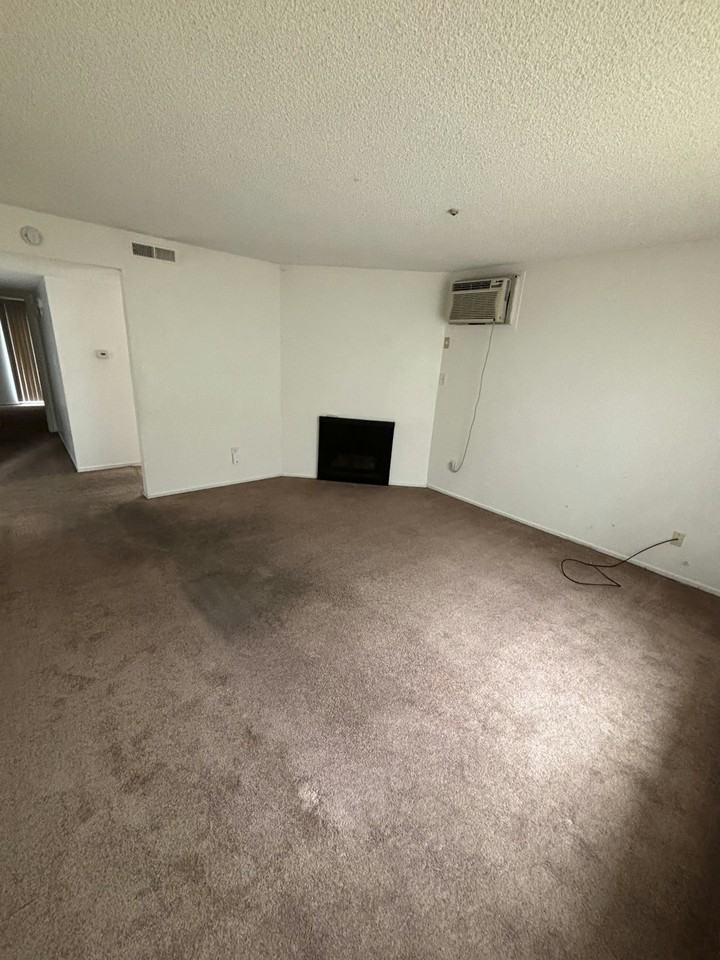 56 Lark Center Drive, Unit B - Photo 5 of 9