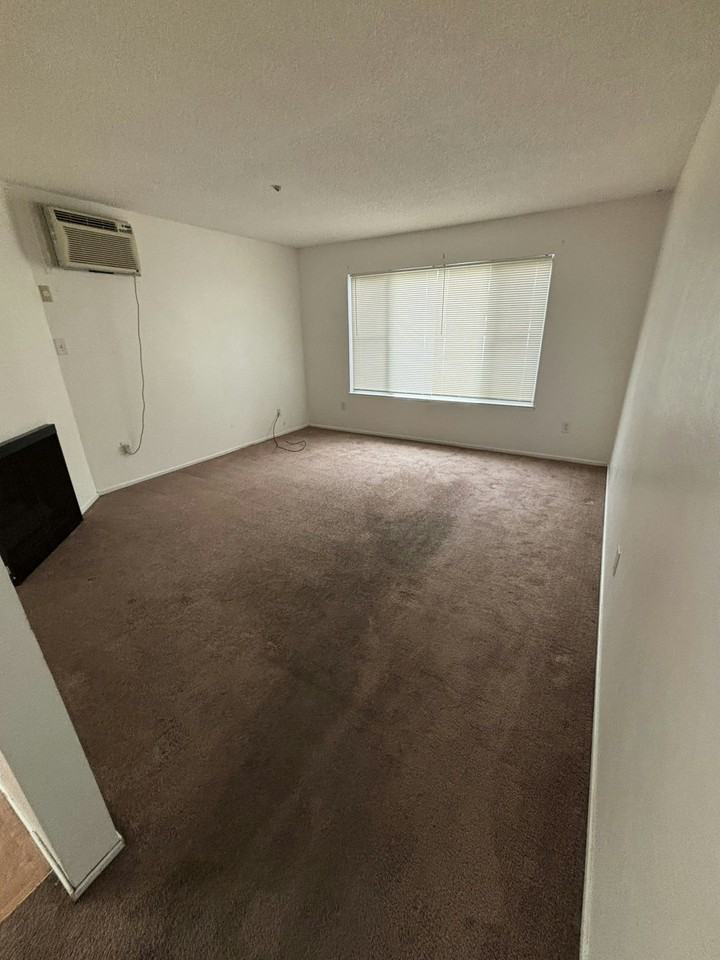 56 Lark Center Drive, Unit B - Photo 6 of 9