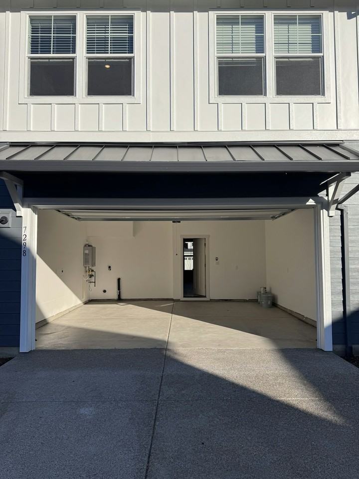 7298 Southeast Madrone Street - Photo 5 of 17