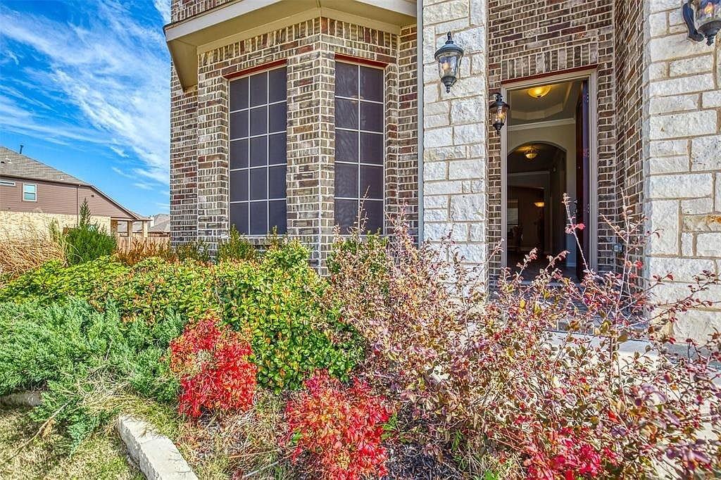 2013 San Marino Ln - Photo 4 of 36