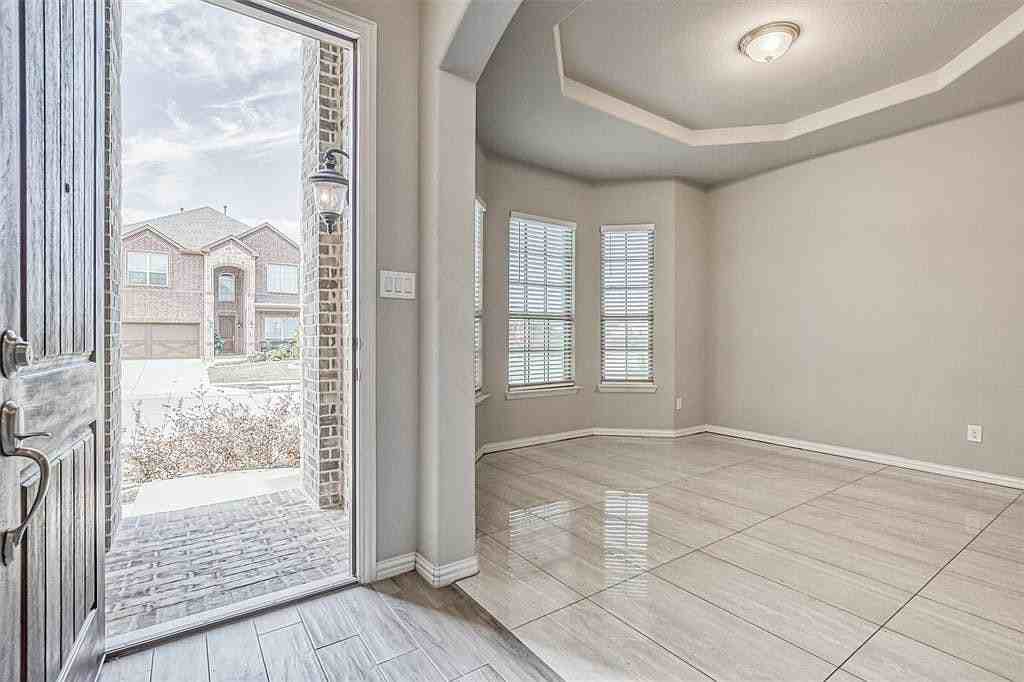 2013 San Marino Ln - Photo 5 of 36