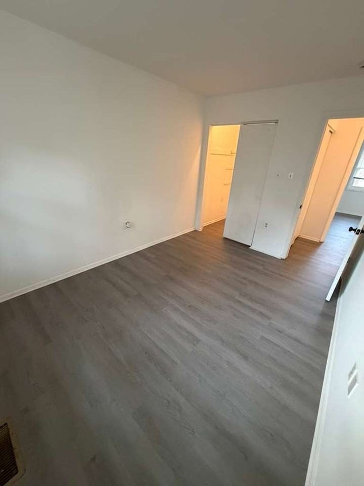 5421 Crossrail Drive - Photo 7 of 20