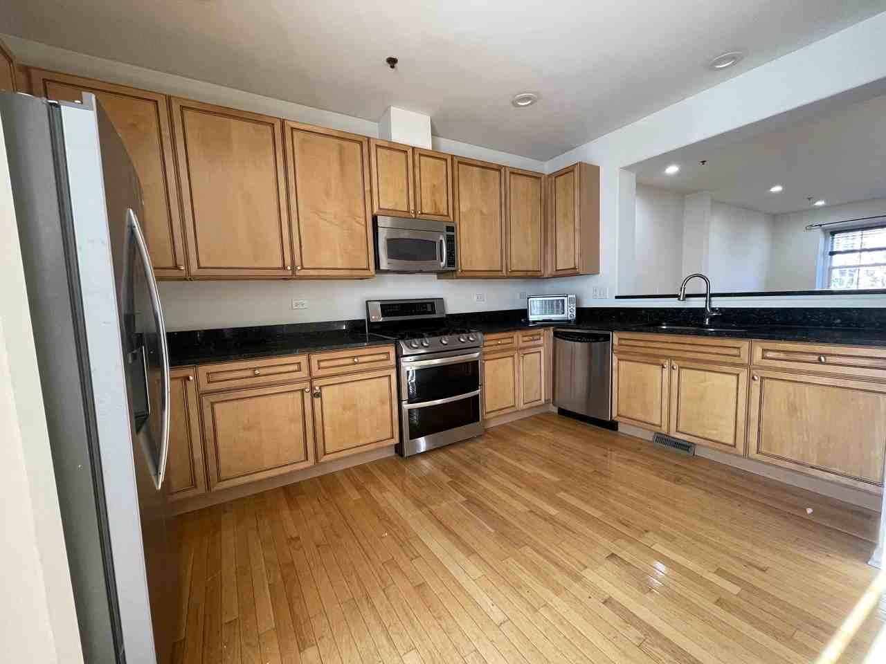 4702 N Lamon Ave #1 - Photo 3 of 23