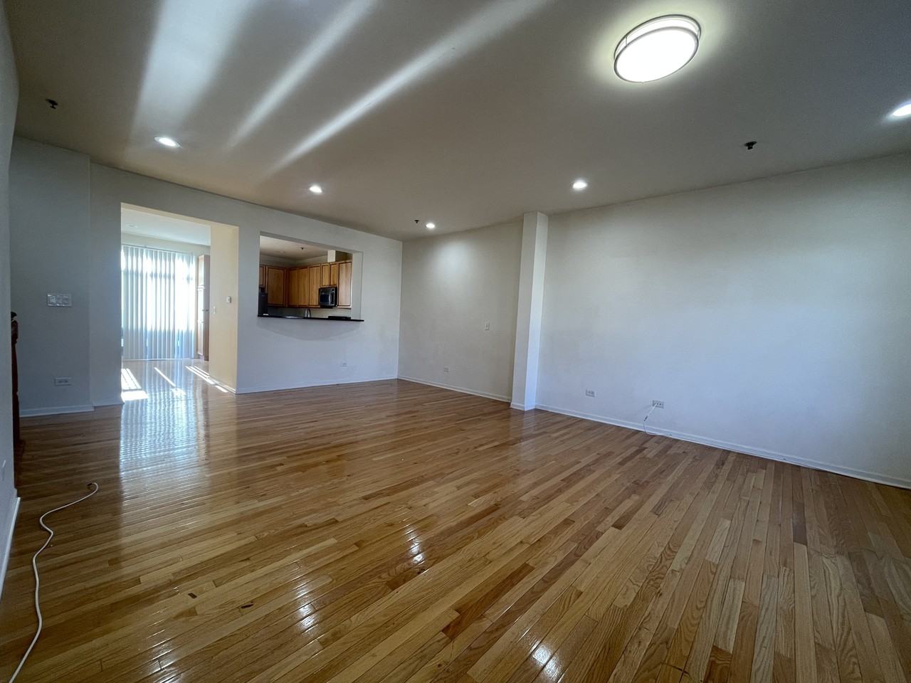 4702 N Lamon Ave #1 - Photo 4 of 23