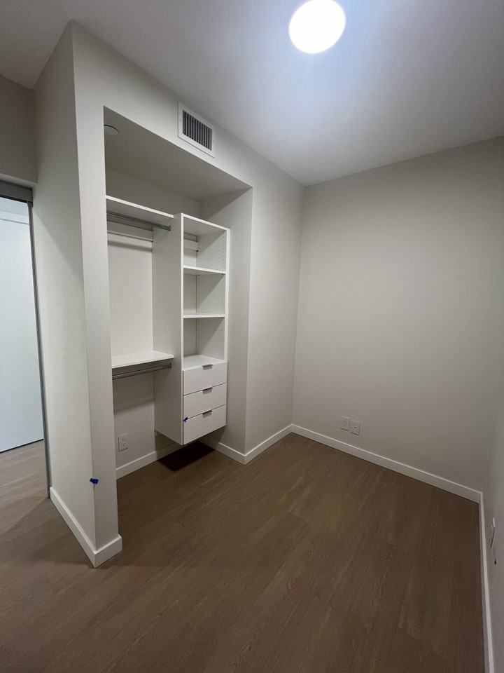 4168 Lougheed Highway #709 - Photo 5 of 16