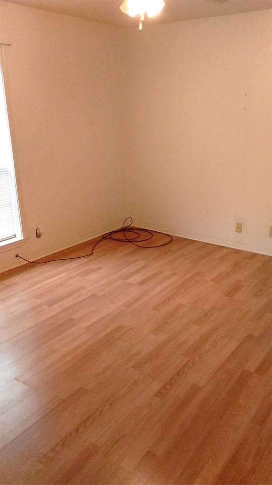 VILLAGE PARK APPARTMENT - Photo 3 of 39