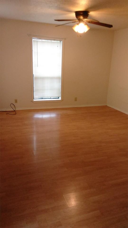 VILLAGE PARK APPARTMENT - Photo 4 of 39