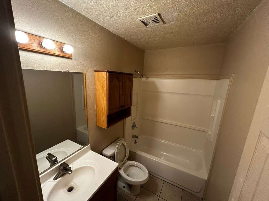 VILLAGE PARK APPARTMENT - Photo 7 of 39