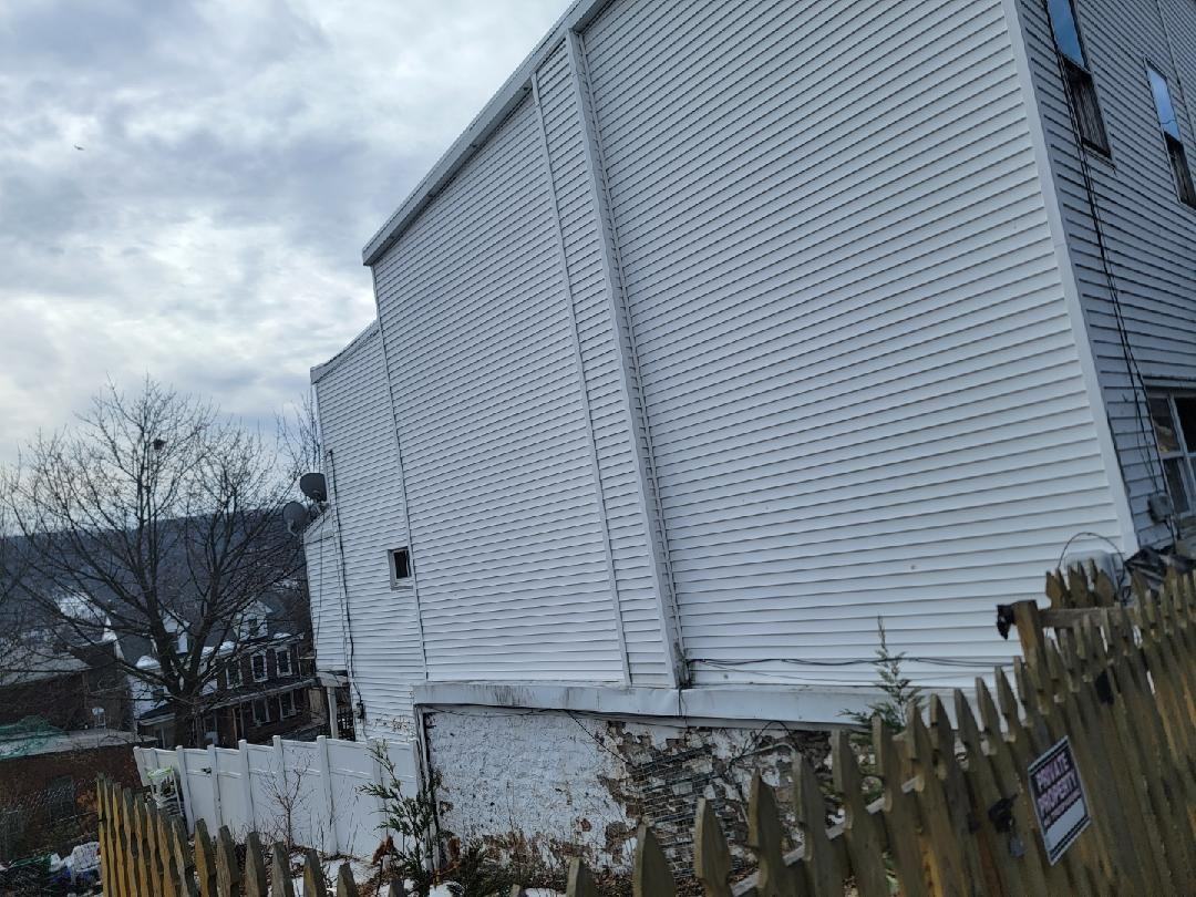 437 Morgan Avenue - Photo 3 of 25