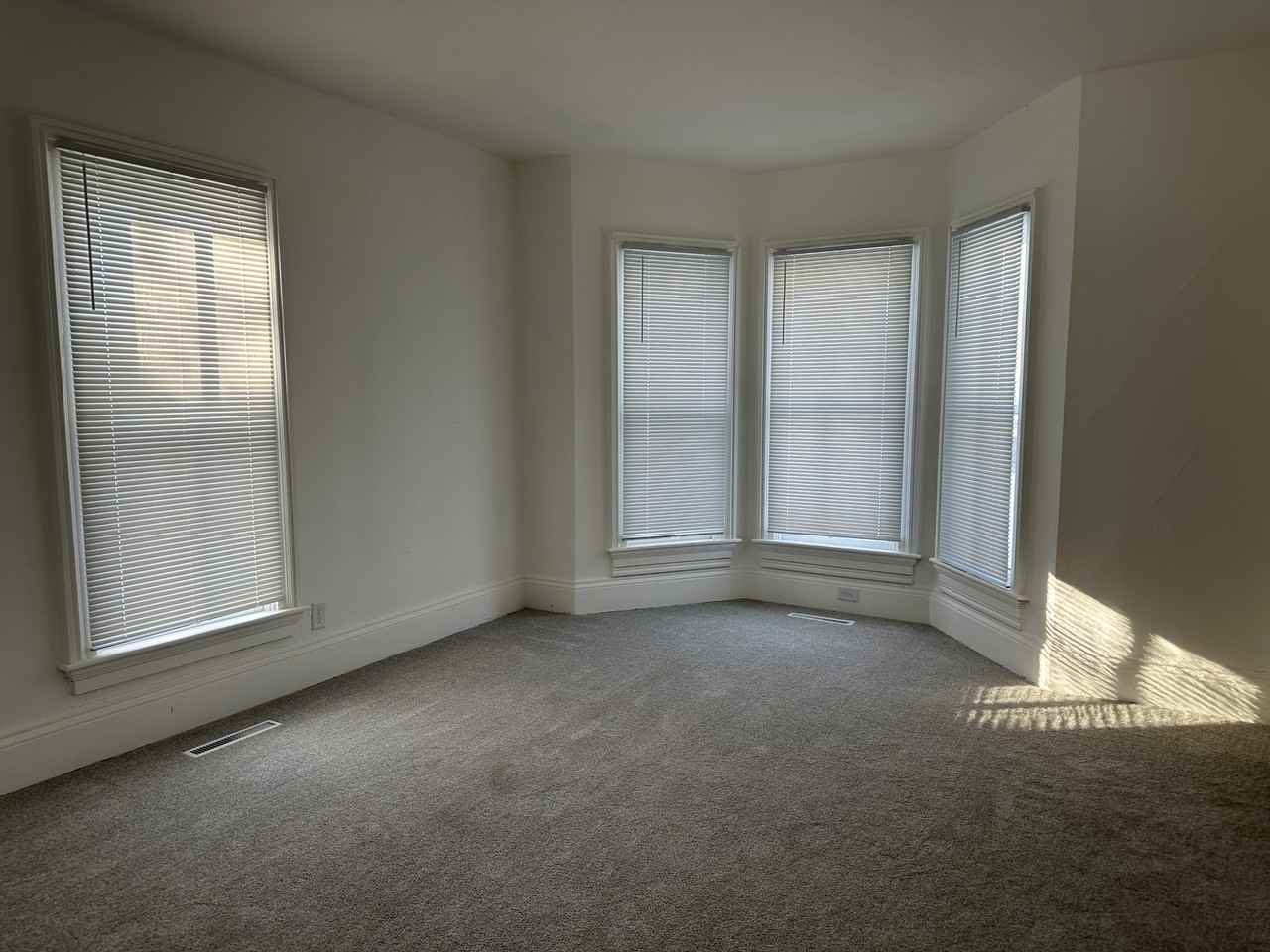 407 S Beaver Ave - Photo 3 of 26