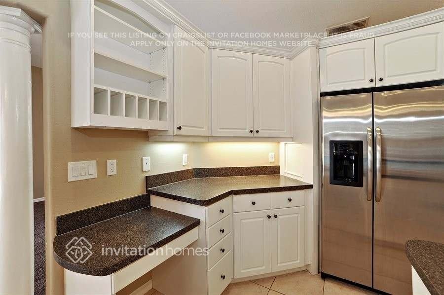 1843 Winsloe Dr - Photo 2 of 9