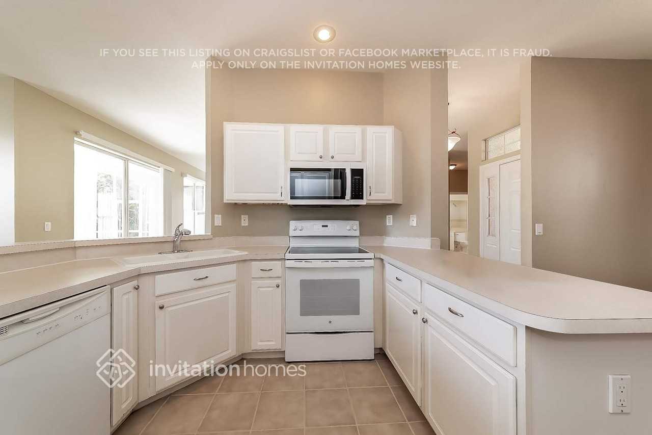 205 39th St Ne - Photo 7 of 17