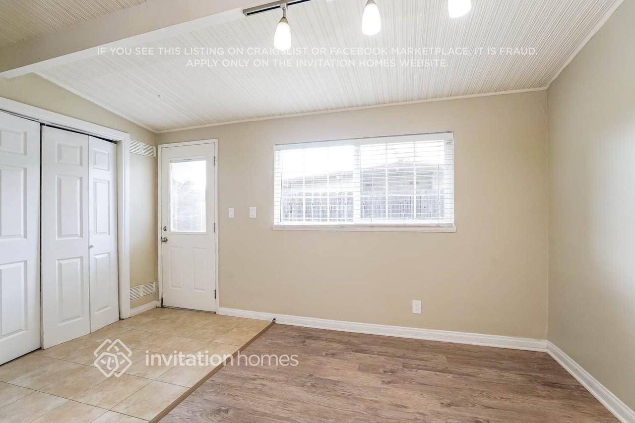 10831 Balboa Blvd - Photo 5 of 17