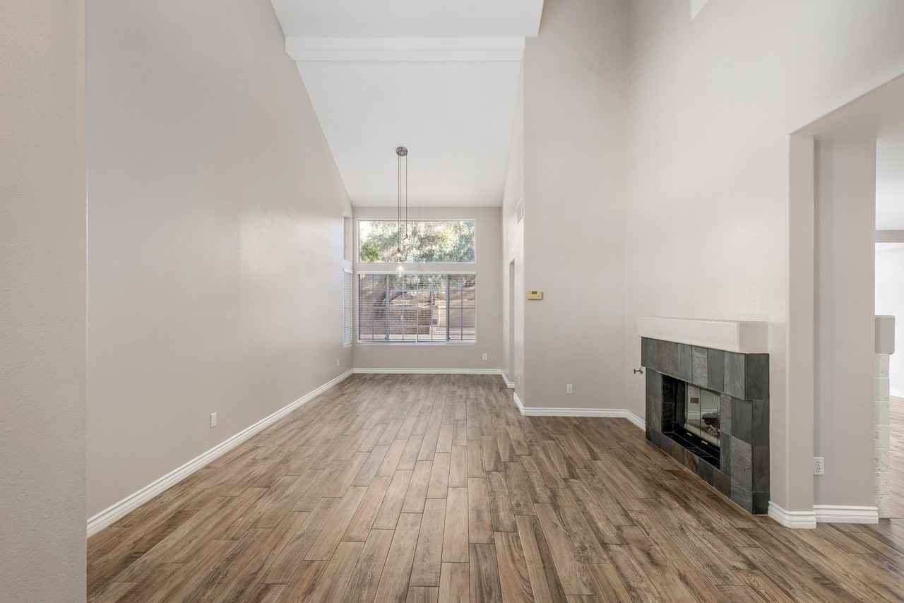 2345 Potters Ct #1 - Photo 4 of 30