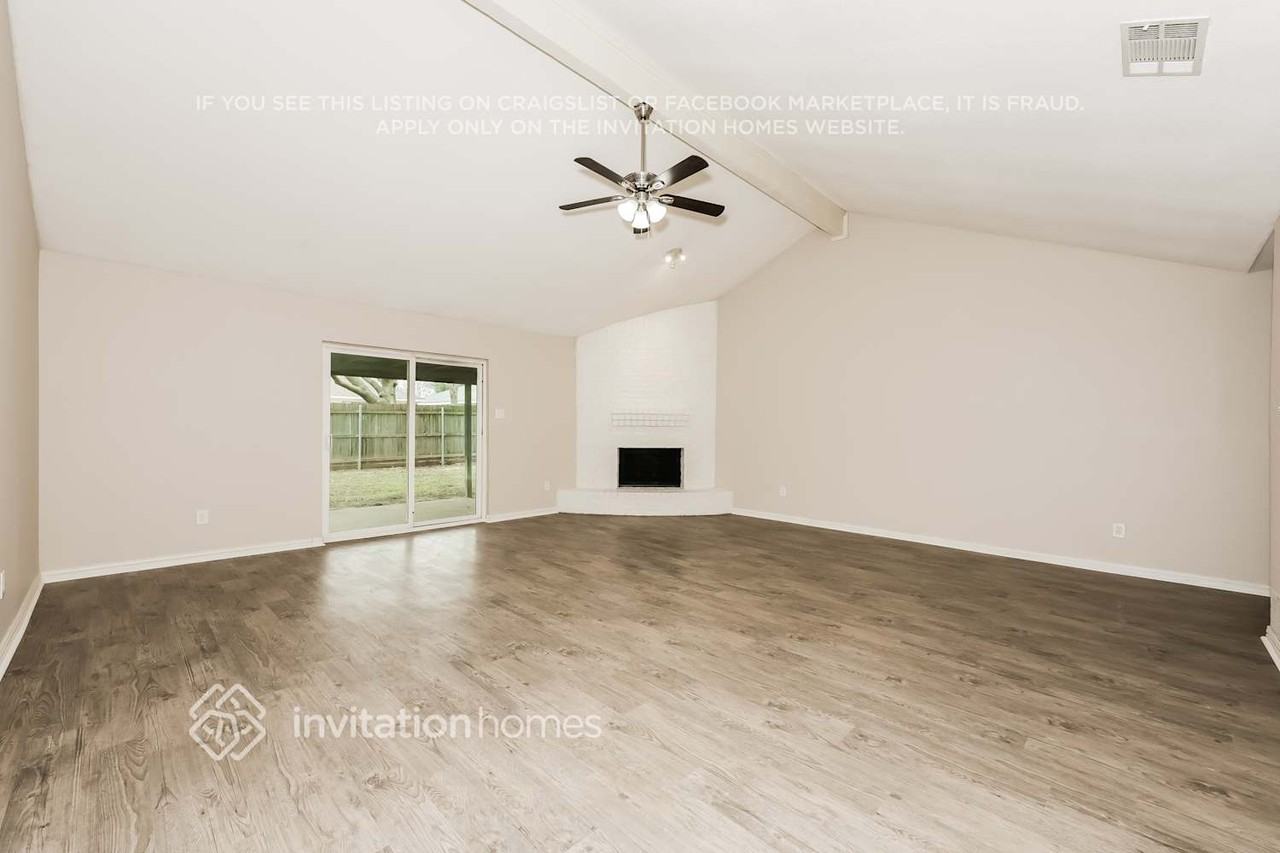 6402 Big Springs Dr - Photo 3 of 17