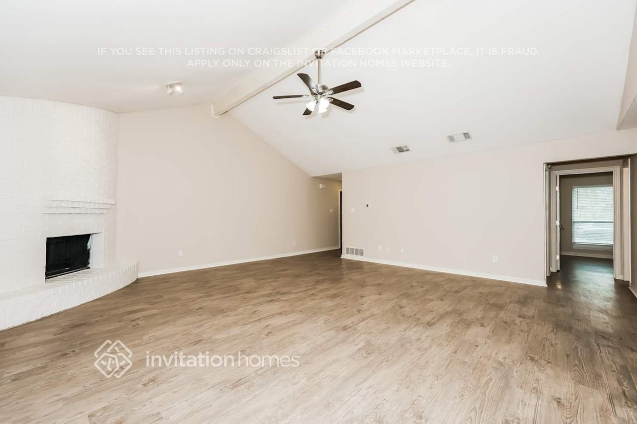 6402 Big Springs Dr - Photo 4 of 17