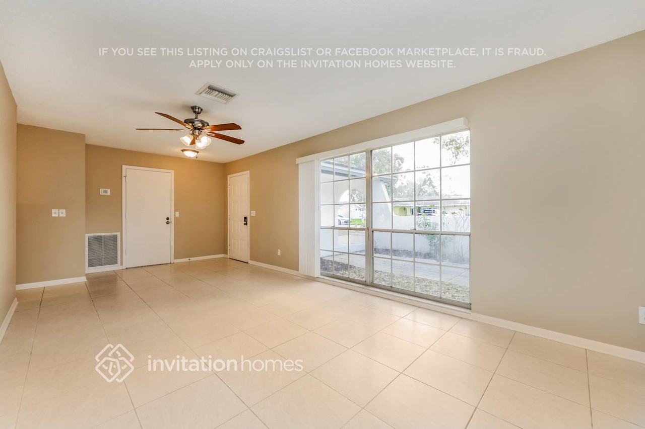 5209 Windlaff Ave - Photo 3 of 17