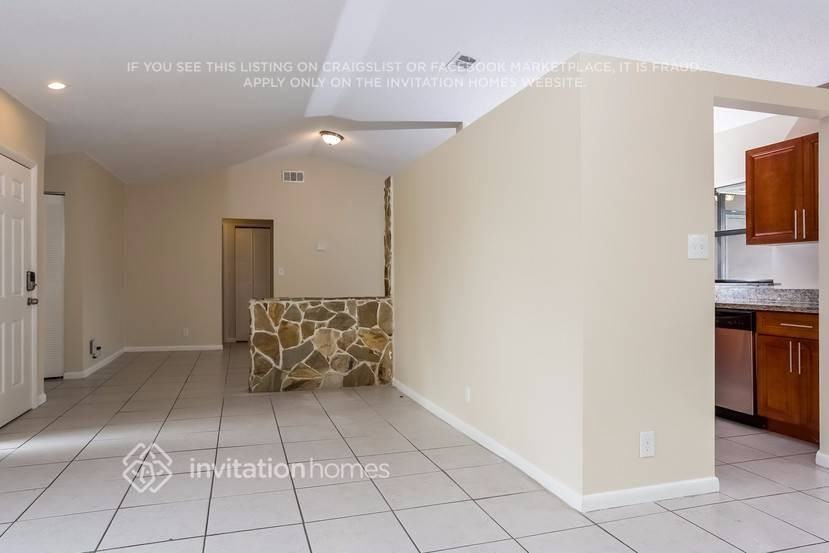 413 Sw 75th Ave - Photo 4 of 25