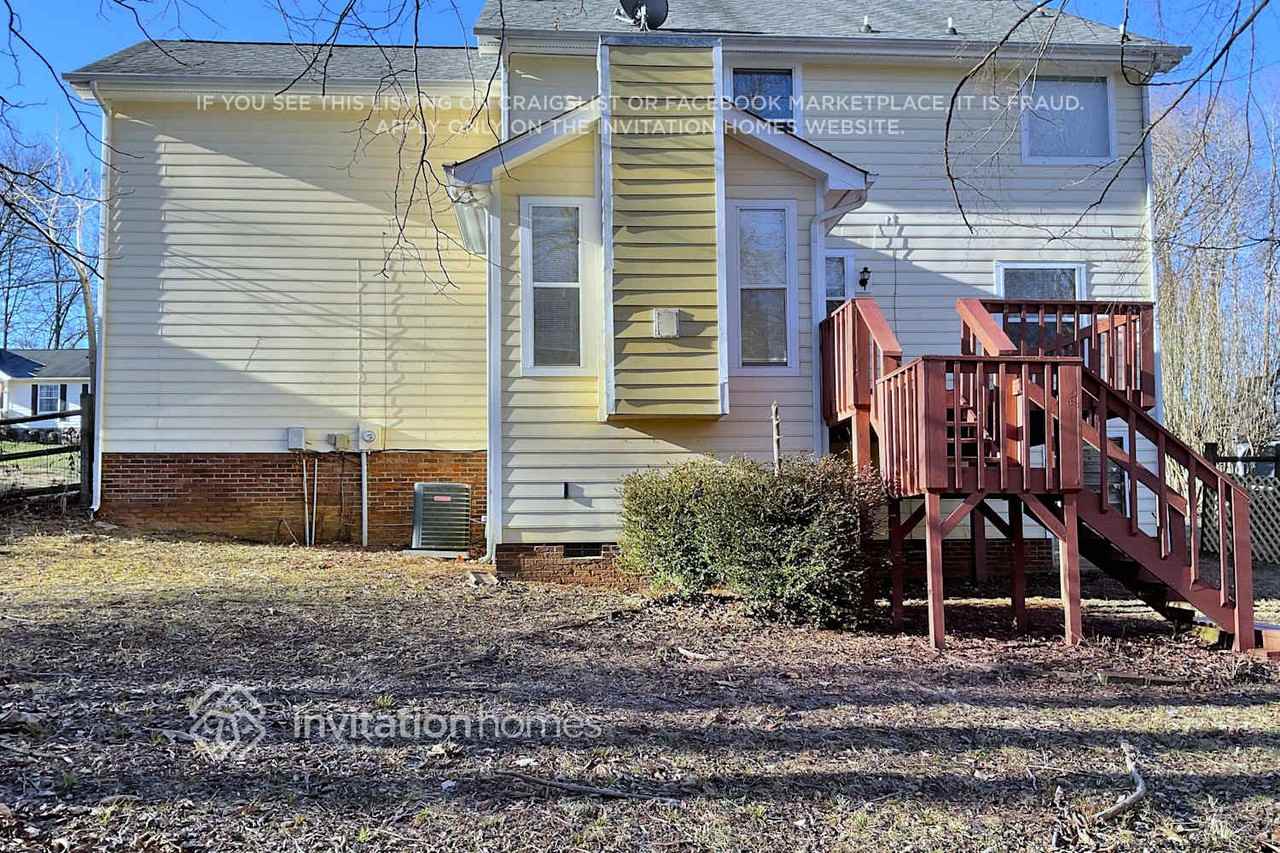 8532 Woodford Bridge Dr - Photo 2 of 3