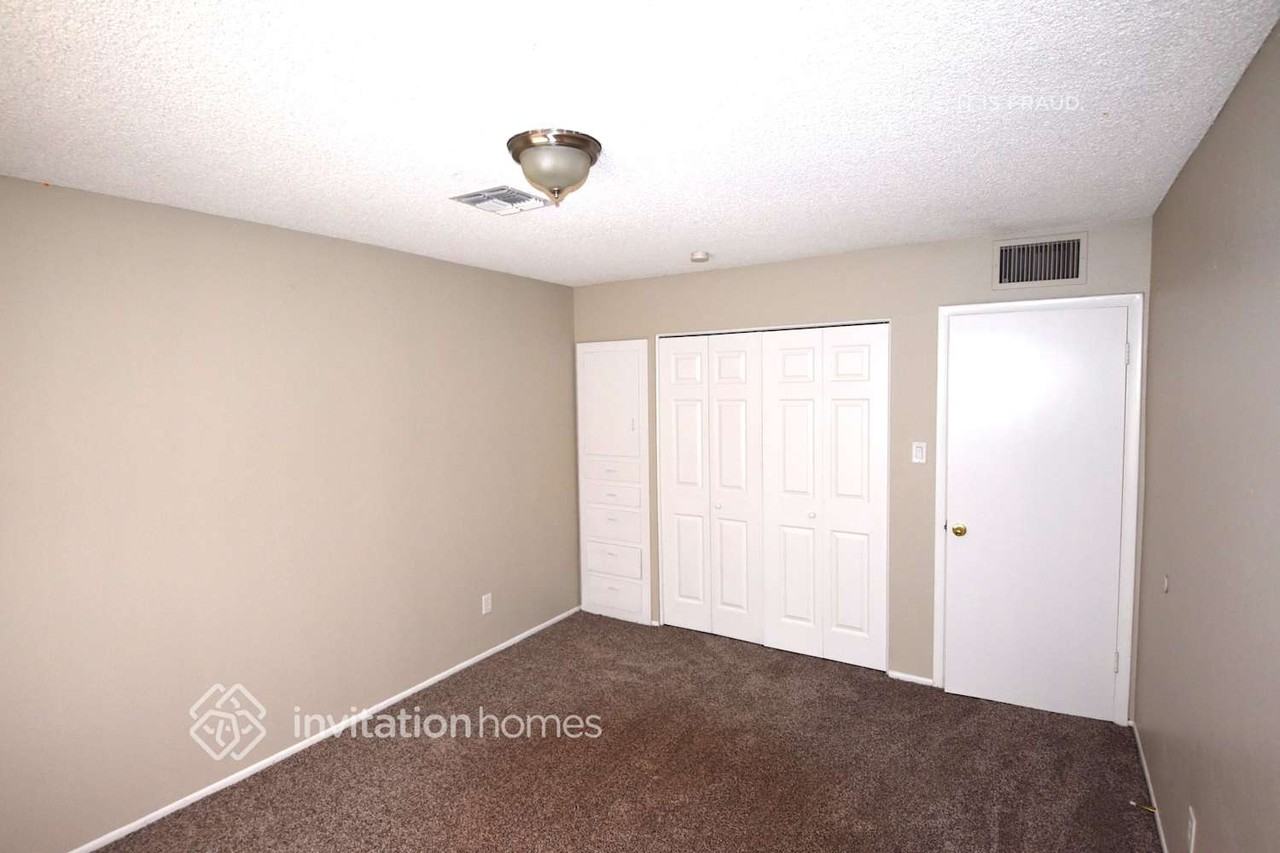 8233 W Indianola Ave - Photo 7 of 17