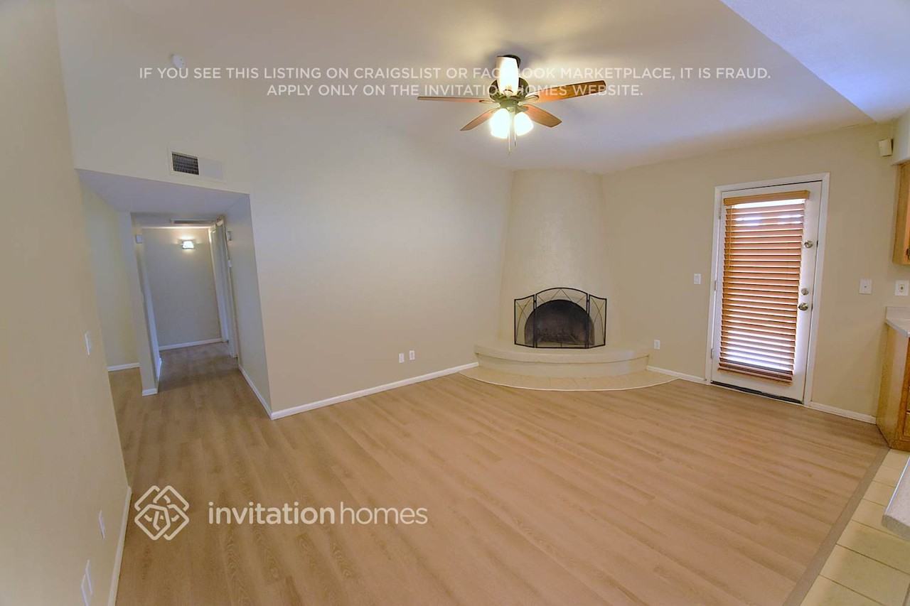 11616 N 66th Dr - Photo 2 of 16