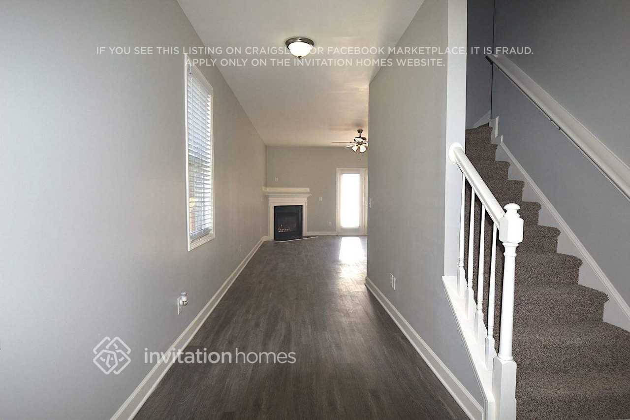 3562 Sunbright Ln - Photo 2 of 17