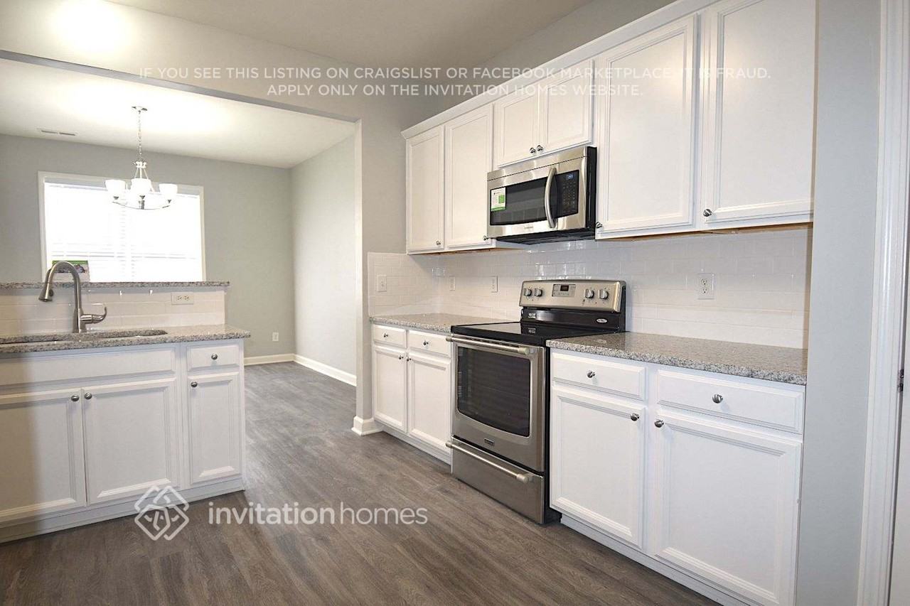 3562 Sunbright Ln - Photo 5 of 17