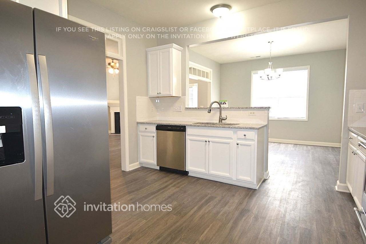 3562 Sunbright Ln - Photo 6 of 17