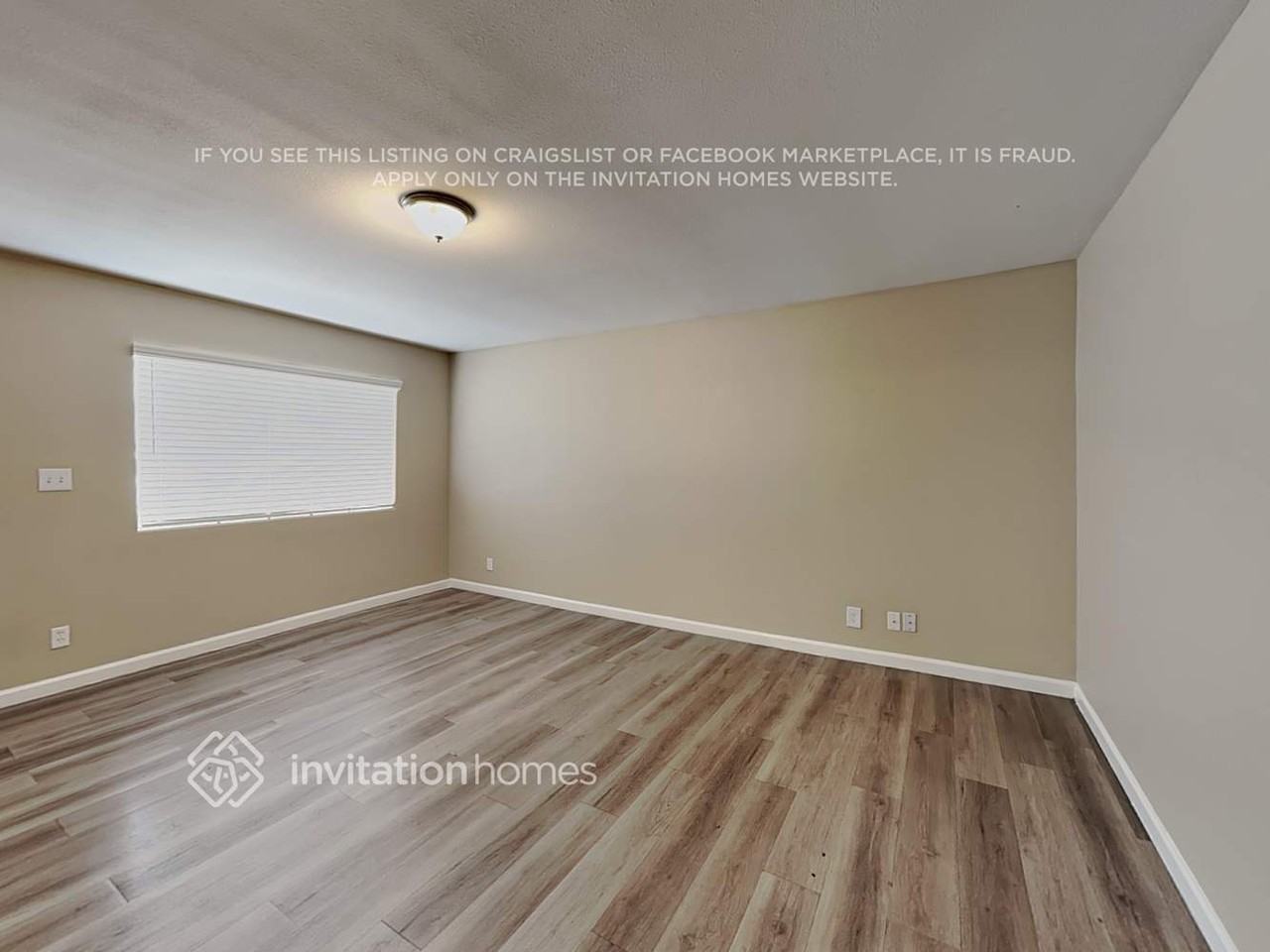 3221 E Captain Dreyfus Ave - Photo 3 of 19