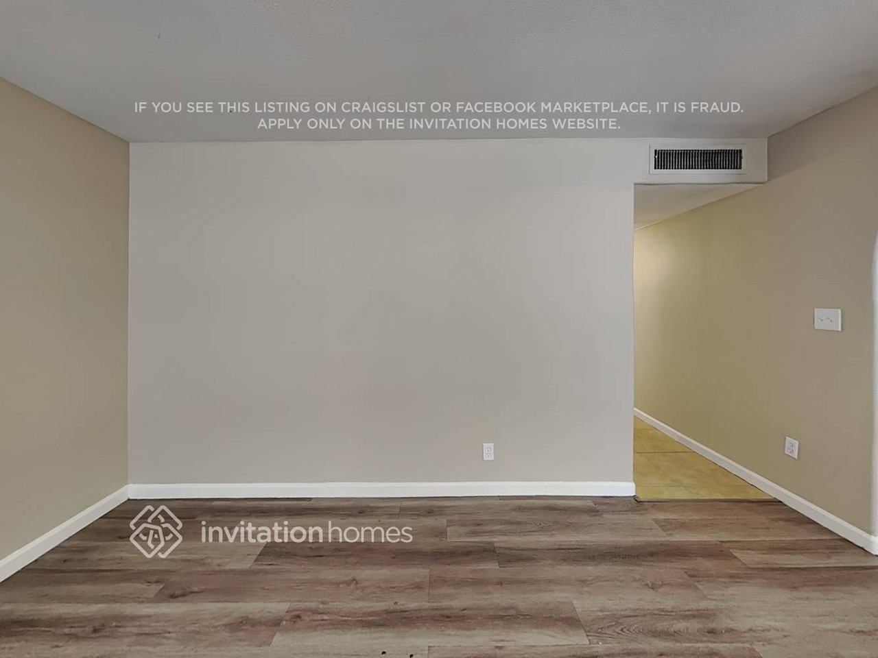 3221 E Captain Dreyfus Ave - Photo 4 of 19