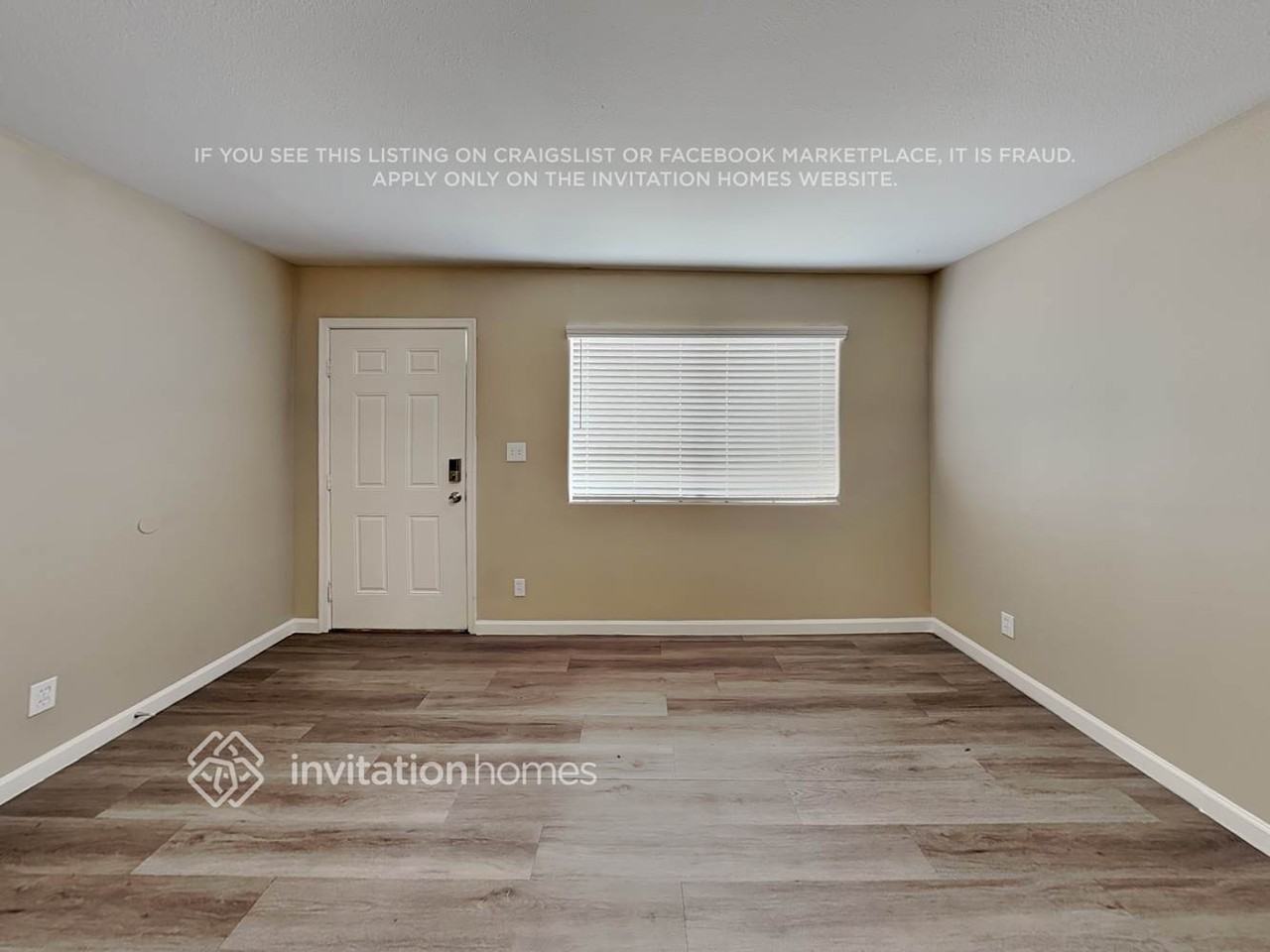 3221 E Captain Dreyfus Ave - Photo 5 of 19