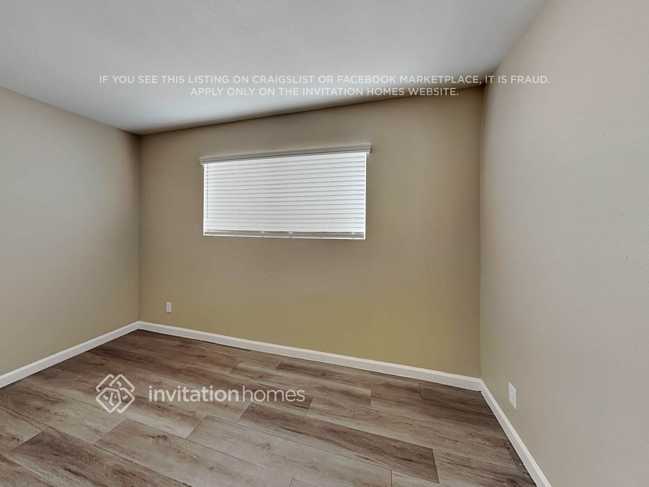 3221 E Captain Dreyfus Ave - Photo 6 of 19