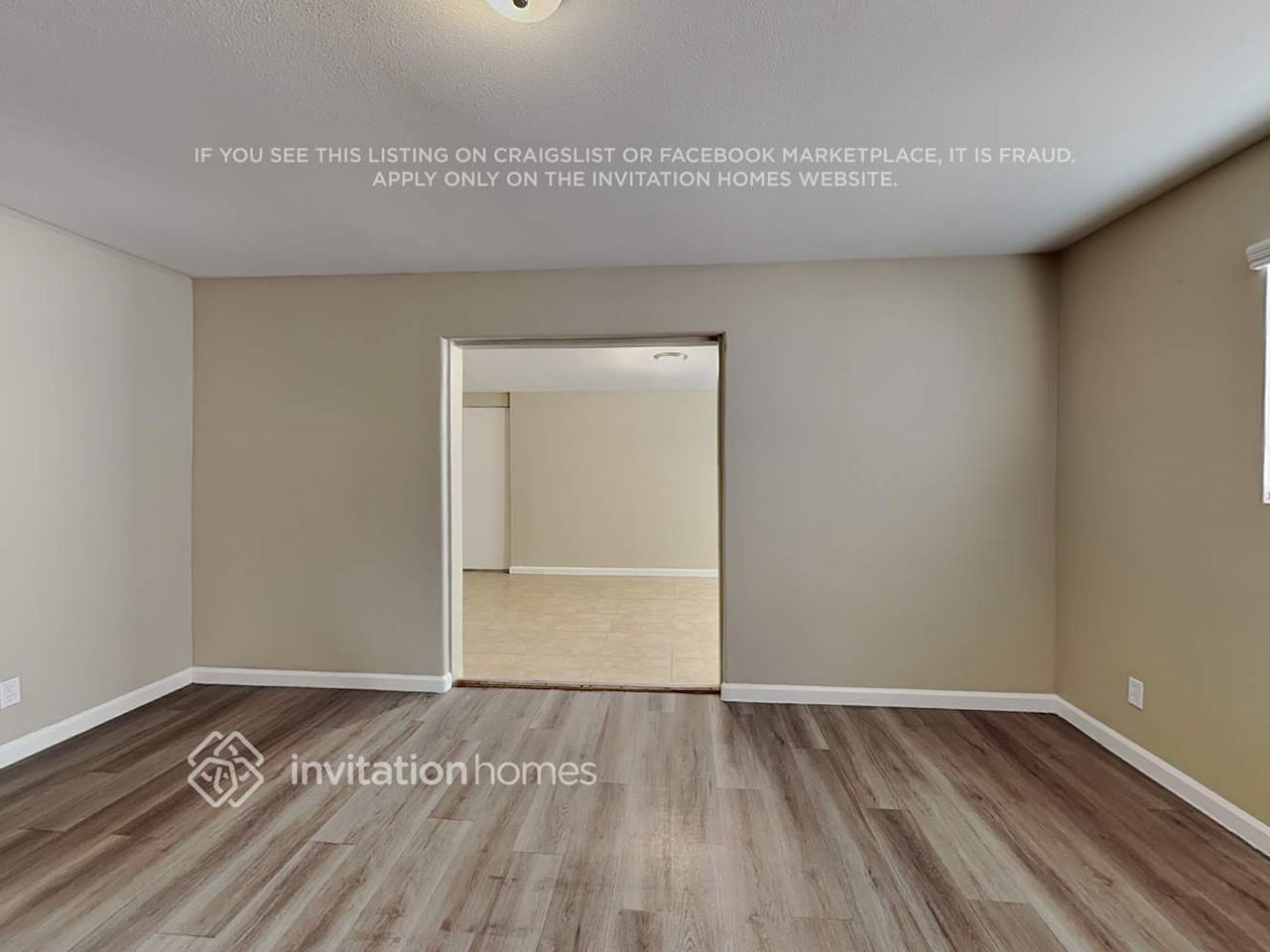 3221 E Captain Dreyfus Ave - Photo 7 of 19