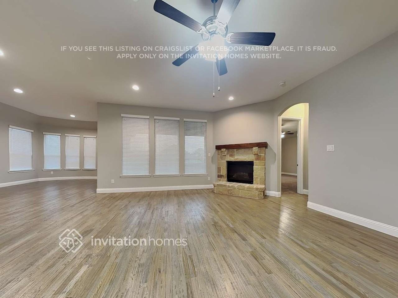 15041 Belclaire Ave - Photo 3 of 19