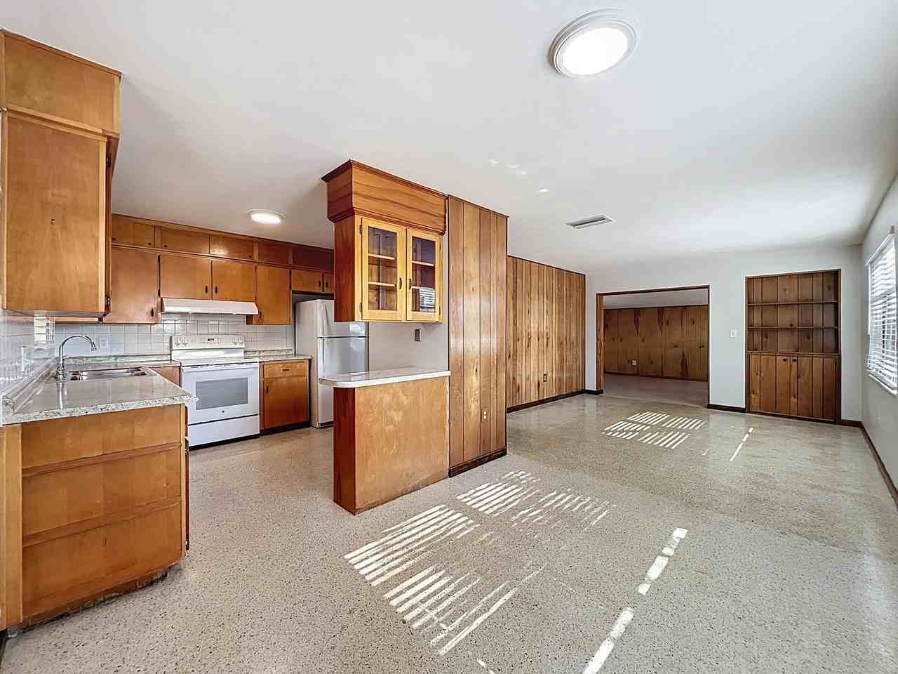 260 Sabal Ave #1 - Photo 7 of 32