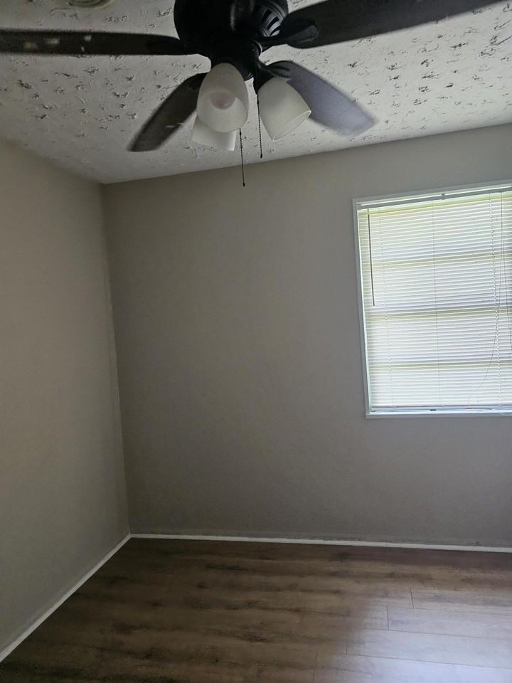 641 Yates St Ne - Photo 2 of 5